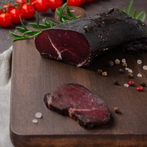 Vytintas jautienos kumpelis “Su žolelėmis” (vnt.~0,100-0,300kg) 90€/kg